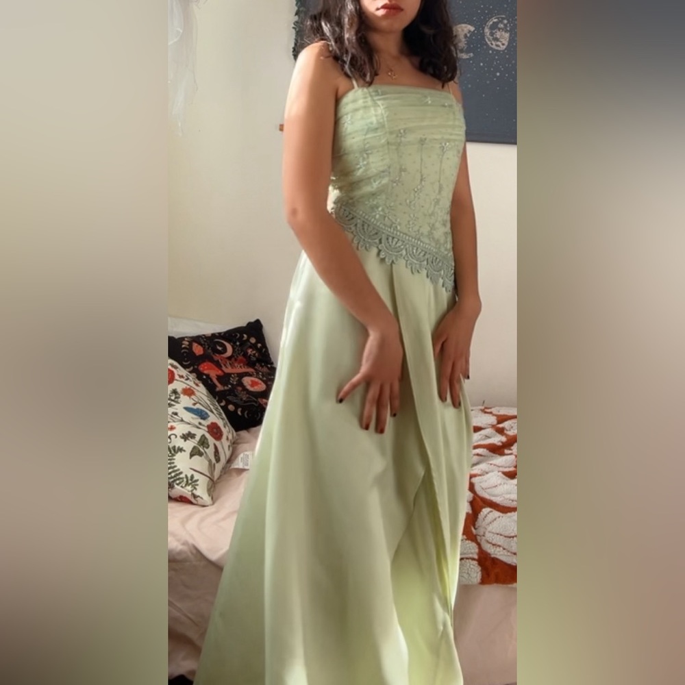 Enchanting Green Night Dress✨💚 Masquerade size S
